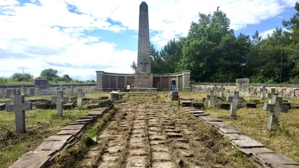 На Буковині некрополі Першої світової впорядкують